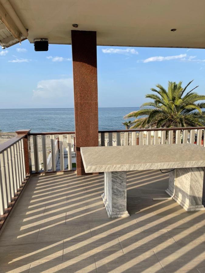 Apartmán Πολυτελεισ Διαμερισμα 1Ο Οροφου 5 Μετρα Απο Την Θαλασσα Néa Meságkala Exteriér fotografie